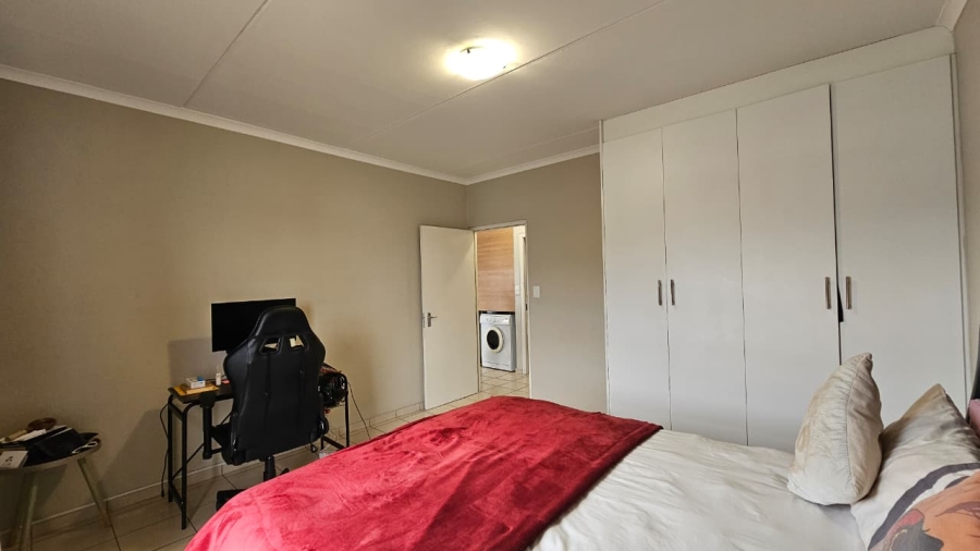 To Let 2 Bedroom Property for Rent in Burgundy Estate Western Cape